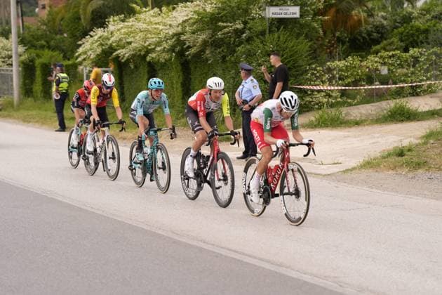 The pack rides during the stage 1 of the Giro d™Italia from Durazzo (Durres) to Tirana (Tirane), Albania- Friday, May 9, 2025. - cycling.  Copyright: xFabioxFerrari LaPressex