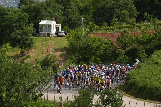 The pack rides during the stage 1 of the Giro d™Italia from Durazzo (Durres) to Tirana (Tirane), Albania- Friday, May 9, 2025. - cycling.  Copyright: xFabioxFerrari LaPressex