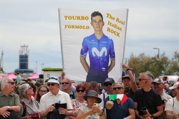 Giro d Italia in Abania Fans during the start of the Giro d Italia in Durres, Albania, on May 09, 2025. Giro d Italia 2025 starts on May 09, 2025 for the first time from Durres, Albania. Durres Albania Copyright: xArmandoxBabanix 