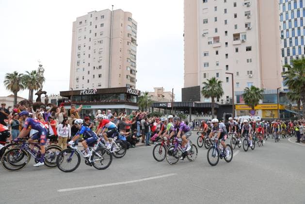 Giro d Italia in Abania Cyclists during the start of Giro d Italia in Durres, Albania, on May 09, 2025. Giro d Italia 2025 starts on May 09, 2025 for the first time from Durres, Albania. Durres Albania Copyright: xArmandoxBabanix 