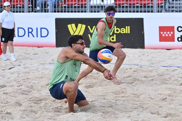 May 9, 2025, Madrid, Madrid, Spain: ALVARO VIERA ANTONIO SAUCEDO (ESP) competes during the World Beach ProTour Futures volleyball match between SPAIN and NORWAY at Parque Deportivo Puerta de Hierro on May 09, 2025 in Madrid, Spain. Madrid Spain - ZUMAc312 20250509_zsp_c312_002 Copyright: xOscarxManuelxSanchezx