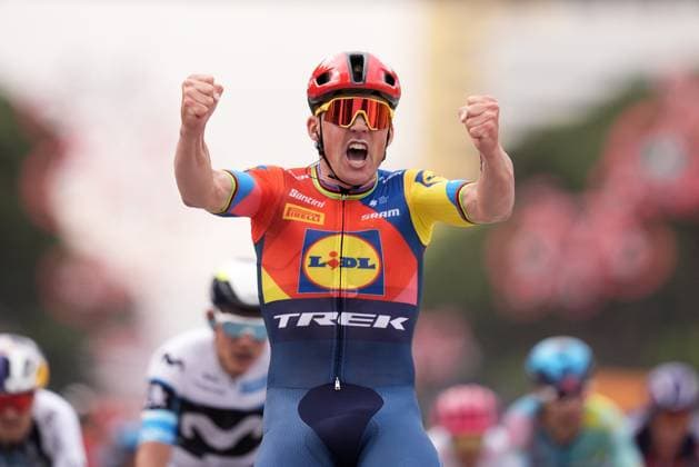 Sport Themen der Woche KW19 Sport Bilder des Tages Pedersen Mads of Lidl-Trek winner of the stage during the stage 1 of the Giro d™Italia from Durazzo (Durres) to Tirana (Tirane), Albania- Friday, May 9, 2025. - cycling.  Copyright: xMassimoxPaolone LaPressex