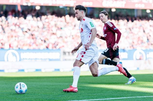 1. Fußball Bundesliga: 1. FC Nürnberg - 1. FC Köln; 09.05.2025 Luca Waldschmidt (1. FC Köln, 9) am Ball 1. Fußball Bundesliga, 1. FC Nürnberg - 1. FC Köln, Nürnberg, Max-Morlock-Stadion am 09.05.2025 DFL REGULATIONS PROHIBIT ANY USE OF PHOTOGRAPHS AS IMAGE SEQUENCES AND OR QUASI-VIDEO.