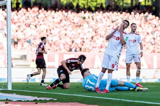 1. Fußball Bundesliga: 1. FC Nürnberg - 1. FC Köln; 09.05.2025 Luca Waldschmidt (1. FC Köln, 9) schlägt nach verpasster Chance die Hände über dem Kopf zusammen 1. Fußball Bundesliga, 1. FC Nürnberg - 1. FC Köln, Nürnberg, Max-Morlock-Stadion am 09.05.2025 DFL REGULATIONS PROHIBIT ANY USE OF PHOTOGRAPHS AS IMAGE SEQUENCES AND OR QUASI-VIDEO.