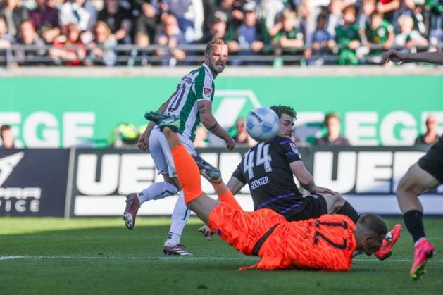 09.05.2025, Fussball, Saison 2024 2025, 2. Bundesliga, 33. Spieltag, Preussen Münster - Hertha BSC, Jorrit Hendrix (Preußen Münster) erzielt das Tor zum 1 zu 0. Münster LVM Arena NRW Deutschland xRHR-FOTO TRx