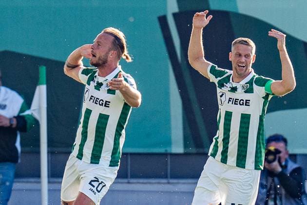 09.05.2025, Preussen Münster vs. Hertha BSC, 2. Bundesliga, 33. Spieltag Tor zum 1:0 durch Jorrit Hendrix (Preussen Muenster, 20) hier mit Marc Lorenz (Preussen Muenster, 18) Wichtiger Hinweis: Gemaess den Vorgaben der DFL Deutsche Fussball Liga bzw. des DFB Deutscher Fussball-Bund ist es untersagt, in dem Stadion und oder vom Spiel angefertigte Fotoaufnahmen in Form von Sequenzbildern und oder videoaehnlichen Fotostrecken zu verwerten