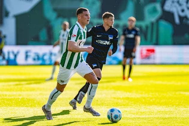 09.05.2025, Preussen Münster vs. Hertha BSC, 2. Bundesliga, 33. Spieltag Wichtiger Hinweis: Gemaess den Vorgaben der DFL Deutsche Fussball Liga bzw. des DFB Deutscher Fussball-Bund ist es untersagt, in dem Stadion und oder vom Spiel angefertigte Fotoaufnahmen in Form von Sequenzbildern und oder videoaehnlichen Fotostrecken zu verwerten