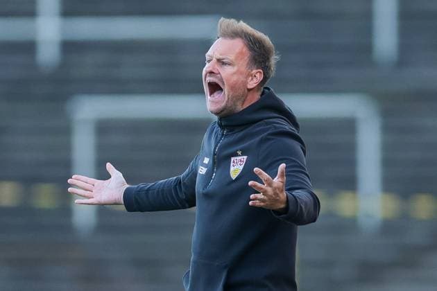 09.05.2025, 3. Liga, 37. Spieltag, Borussia Dortmund II - VfB Stuttgart II, Trainer Markus Fiedler (VfB Stuttgart II) regt sich auf, Dortmund Stadion Rote Erde NRW Deutschland xRHR-FOTO DEx Copyright: DennisxEwert RHR-FOTOx RHR-FOTO DE