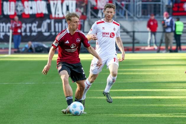 Tim Janisch 32 (1FC Nuernberg) fuehrt den Ball, 1.FC Nuernberg vs. 1.FC Koeln Fussball, 2. Bundesliga, DFL, Saison 2024 2025, Rueckrunde, 33. Spieltag, 09.05.2025 DFB regulations prohibit any use of photographs as image sequences and or quasi-video
