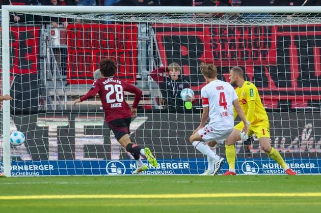 Das 1:0 durch Janis Antiste 28 (1FC Nuernberg), 1.FC Nuernberg vs. 1.FC Koeln Fussball, 2. Bundesliga, DFL, Saison 2024 2025, Rueckrunde, 33. Spieltag, 09.05.2025 DFB regulations prohibit any use of photographs as image sequences and or quasi-video