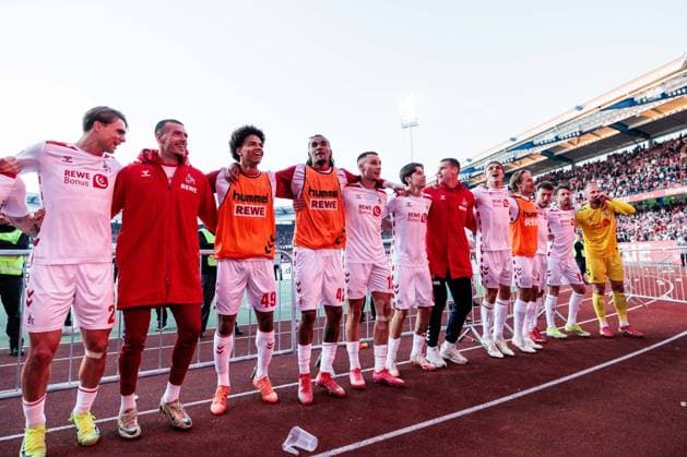 2. Fußball Bundesliga: 1. FC Nürnberg - 1. FC Köln; 09.05.2025 Die Mannschaft feiert den Sieg mit den Fans 2. Fußball Bundesliga, 1. FC Nürnberg - 1. FC Köln, Nürnberg, Max-Morlock-Stadion am 09.05.2025 DFL REGULATIONS PROHIBIT ANY USE OF PHOTOGRAPHS AS IMAGE SEQUENCES AND OR QUASI-VIDEO.