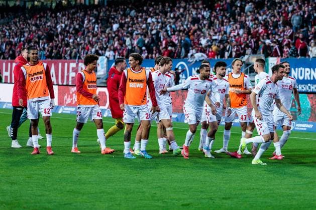 2. Fußball Bundesliga: 1. FC Nürnberg - 1. FC Köln; 09.05.2025 Glückliche Gesichter nach Abpfiff 1. FC Köln gewinnt 2. Fußball Bundesliga, 1. FC Nürnberg - 1. FC Köln, Nürnberg, Max-Morlock-Stadion am 09.05.2025 DFL REGULATIONS PROHIBIT ANY USE OF PHOTOGRAPHS AS IMAGE SEQUENCES AND OR QUASI-VIDEO.