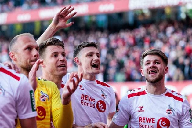 2. Fußball Bundesliga: 1. FC Nürnberg - 1. FC Köln; 09.05.2025 Die Spieler des 1. FC Köln feiern feiern den Sieg mit den Fans Dominique Heintz (1. FC Köln, 3), Eric Martel (1. FC Köln, 6), Jan Thielmann (1. FC Köln, 29) 2. Fußball Bundesliga, 1. FC Nürnberg - 1. FC Köln, Nürnberg, Max-Morlock-Stadion am 09.05.2025 DFL REGULATIONS PROHIBIT ANY USE OF PHOTOGRAPHS AS IMAGE SEQUENCES AND OR QUASI-VIDEO.