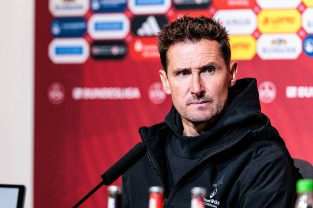 2. Fußball Bundesliga: 1. FC Nürnberg - 1. FC Köln; 09.05.2025 Miroslav Klose (Trainer 1. FC Nürnberg) während der Pressekonferenz 2. Fußball Bundesliga, 1. FC Nürnberg - 1. FC Köln, Nürnberg, Max-Morlock-Stadion am 09.05.2025 DFL REGULATIONS PROHIBIT ANY USE OF PHOTOGRAPHS AS IMAGE SEQUENCES AND OR QUASI-VIDEO.