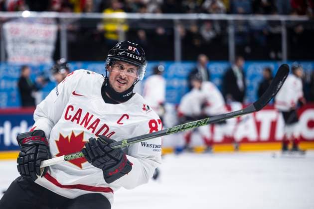 250510 Sidney Crosby of Canada at warm-up ahead of the 2025 IIHF Ice hockey, Eishockey World Championship, WM, Weltmeisterschaft group stage game between Slovenia and Canada on May 10, 2025 in Stockholm. Photo: Maxim ThorÃ BILDBYRAN kod MT MT0810 ishockey ice hockey ishockey-vm 2025 vm 2025 iihf world championship slovenia kanada canada bbeng gruppspel Copyright: MAXIMxTHORE BB250510MT002