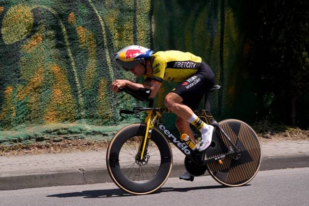 Van Aert Wout of Team Visma Lease A Bike during the trial of the stage 2 of the Giro d™Italia from Tirana (Tirane) to Tirana (Tirane) Tudor ITT (Individual Time Trial) Albania - Saturday, May 10, 2025. - cycling.  Copyright: xFabioxFerrari LaPressex