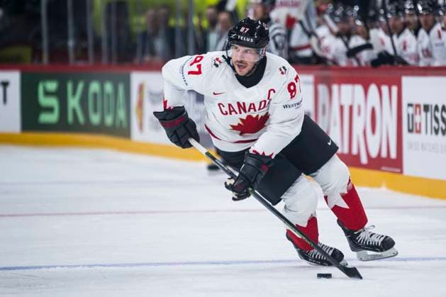 250510 Sidney Crosby of Canada during the 2025 IIHF Ice hockey, Eishockey World Championship, WM, Weltmeisterschaft group stage game between Slovenia and Canada on May 10, 2025 in Stockholm. Photo: Maxim Thore BILDBYRAN kod MT MT0810 ishockey ice hockey ishockey-vm 2025 vm 2025 iihf world championship slovenia kanada canada bbeng gruppspel Copyright: MAXIMxTHORE BB250510MT009
