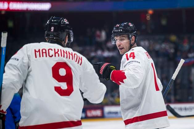 250510 Nathan MacKinnon and Bo Horvat of Canada celebrate after 0-1 during the 2025 IIHF Ice hockey, Eishockey World Championship, WM, Weltmeisterschaft group stage game between Slovenia and Canada on May 10, 2025 in Stockholm. Photo: Maxim Thore BILDBYRAN kod MT MT0810 ishockey ice hockey ishockey-vm 2025 vm 2025 iihf world championship slovenia kanada canada bbeng gruppspel jubel Copyright: MAXIMxTHORE BB250510MT011