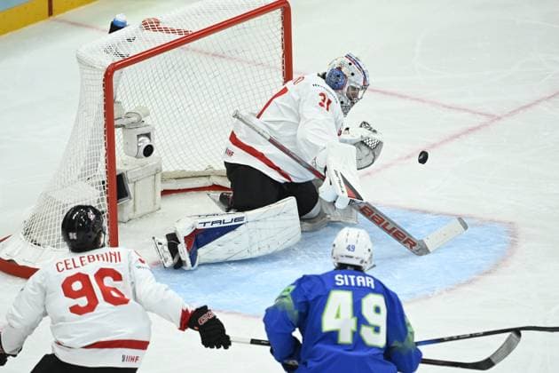 CORRECTION COUNTRY (SLOVENIA NOT SLOVAKIA) STOCKHOLM, SWEDEN 20250510 Canada s goalkeeper Dylan Garand in action during the IIHF Ice hockey, Eishockey World Championship, WM, Weltmeisterschaft group A match between slovenia and Canada at Avicii Arena in Stockholm, Sweden, on May 10, 2025. STOCKHOLM SWEDEN ttexport x10080x