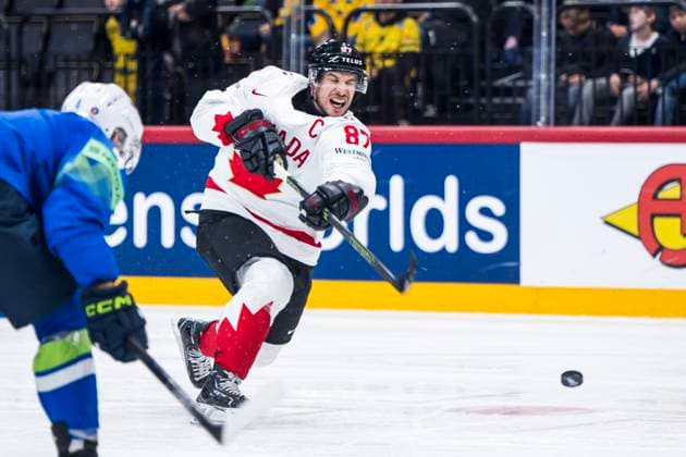 250510 Sidney Crosby of Canada during the 2025 IIHF Ice hockey, Eishockey World Championship, WM, Weltmeisterschaft group stage game between Slovenia and Canada on May 10, 2025 in Stockholm. Photo: Maxim Thore BILDBYRAN kod MT MT0810 ishockey ice hockey ishockey-vm 2025 vm 2025 iihf world championship slovenia kanada canada bbeng gruppspel Copyright: MAXIMxTHORE BB250510MT038