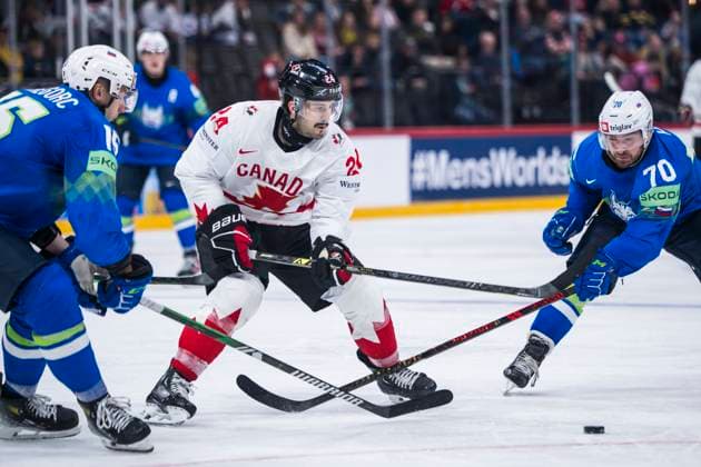 250510 Phillip Danault of Canada during the 2025 IIHF Ice hockey, Eishockey World Championship, WM, Weltmeisterschaft group stage game between Slovenia and Canada on May 10, 2025 in Stockholm. Photo: Maxim Thore BILDBYRAN kod MT MT0810 ishockey ice hockey ishockey-vm 2025 vm 2025 iihf world championship slovenia kanada canada bbeng gruppspel Copyright: MAXIMxTHORE BB250510MT059