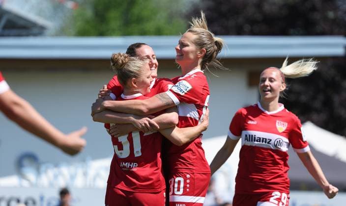Stuttgart , Fußball Regionalliga Süd , SC Sand 2 vs. VfB Stuttgart Frauen , von links: leonie Maier Maximiliane Rall ( VfB )