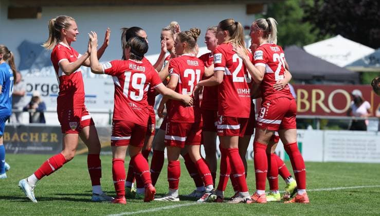 Stuttgart , Fußball Regionalliga Süd , SC Sand 2 vs. VfB Stuttgart Frauen , Jubel VfB