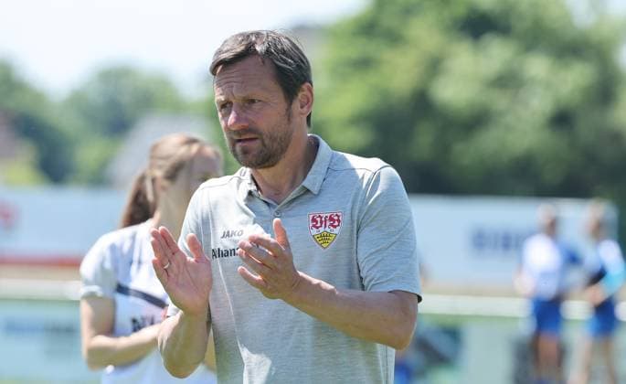 Stuttgart , Fußball Regionalliga Süd , SC Sand 2 vs. VfB Stuttgart Frauen , Trainer Heiko Gerber ( VfB )