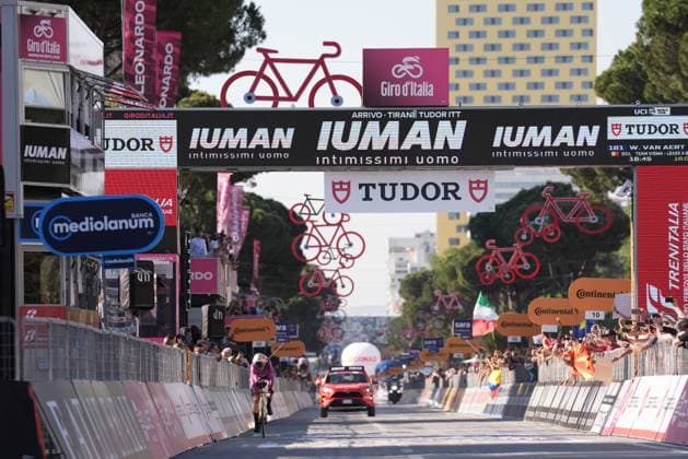 Van Aert Wout of Team Visma Lease A Bike, cyclamen jersey, during the stage 2 of the Giro d™Italia from Tirana (Tirane) to Tirana (Tirane) Tudor ITT (Individual Time Trial) Albania - Saturday, May 10, 2025. - cycling.  Copyright: xMassimoxPaolone LaPressex