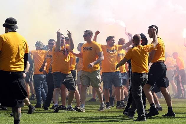 10.05.2025, xrekx, Fussball 3.Liga, SV Waldhof Mannheim - Dynamo Dresden v.l. Platzsturm Dynamo Fans (DFL DFB REGULATIONS PROHIBIT ANY USE OF PHOTOGRAPHS as IMAGE SEQUENCES and or QUASI-VIDEO) Mannheim