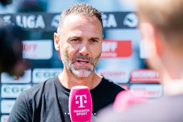 Alexander Ende (SC Verl, Cheftrainer) im Interview mit Magenta GER, SC Verl vs. TSV 1860 Muenchen, Fussball, 3. Liga, 37. Spieltag, Spielzeit 2024 2025, 10.05.2025 DFL Regulations prohibit any use of photographers as image sequences and or quasi-video. GER, SC Verl vs. TSV 1860 Muenchen, Fussball, 3. Liga, 37. Spieltag, Spielzeit 2024 2025, 10.05.2025 Verl *** Alexander Ende SC Verl, Head Coach in an interview with Magenta Sport GER, SC Verl vs TSV 1860 Muenchen, Football, 3 Liga, 37 Matchday, Season 2024 2025, 10 05 2025 DFL Regulations prohibit any use of photographers as image sequences and or quasi video GER, SC Verl vs TSV 1860 Muenchen, Football, 3 Liga, 37 Matchday, Season 2024 2025, 10 05 2025 Verl Copyright: xEibner-Pressefoto JanxRollingerx EP_JSK