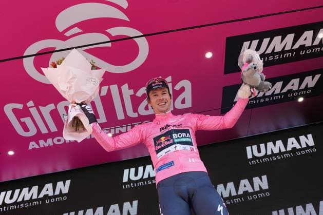 Sport Bilder des Tages Roglic Primoz of Red Bull - Bora - Hansgrohe, pink jersey, during the stage 2 of the Giro d™Italia from Tirana (Tirane) to Tirana (Tirane) Tudor ITT (Individual Time Trial) Albania - Saturday, May 10, 2025. - cycling.  Copyright: xGianxMattiaxD Alberto LaPressex