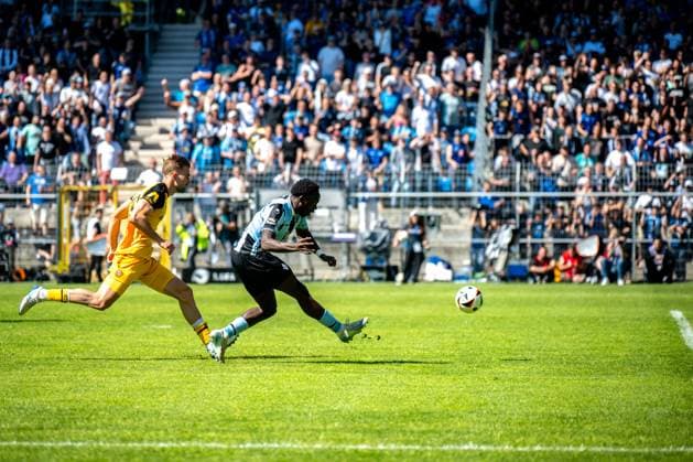 3. Liga, SV Waldhof Mannheim 07 - SG Dynamo Dresden; 10.05.2025 Torschuss zum 1:0 durch Kennedy Okpala (SV Waldhof Mannheim 07, 32) 3. Liga, SV Waldhof Mannheim 07 - Dynamo Dresden, am 10.05.2025 im Carl-Benz-Stadion in Mannheim. DFB REGULATIONS PROHIBIT ANY USE OF PHOTOGRAPHS AS IMAGE SEQUENCES AND OR QUASI-VIDEO.