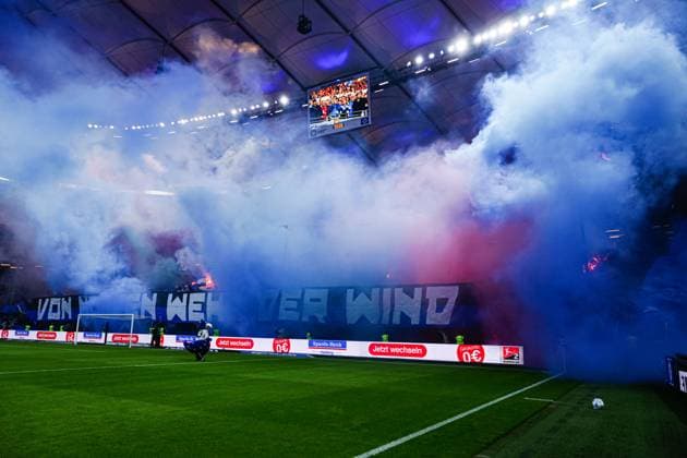 Choreografie mit Pyrotechnik Begalo Fans Ultras Hamburger SV GER, Hamburger SV vs. SSV Ulm, Fussball, 2. Bundesliga, Spieltag 33, Saison 2024 2025, 10.05.2025 DFL REGULATIONS PROHIBIT ANY USE OF PHOTOGRAPHS AS IMAGE SEQUENCES AND OR QUASI-VIDEO GER, Hamburger SV vs. SSV Ulm, Fussball, 2. Bundesliga, Spieltag 33, Saison 2024 2025, 10.05.2025 Hamburg