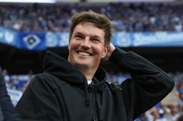 10.05.2025, xtgx, Fussball - 2.Bundesliga, Hamburger SV - SSV Ulm 1846 emspor, v.l. Merlin Polzin (HSV, Trainer) lacht, laechelt, positiv, zufrieden (DFL DFB REGULATIONS PROHIBIT ANY USE OF PHOTOGRAPHS as IMAGE SEQUENCES and or QUASI-VIDEO) Hamburg