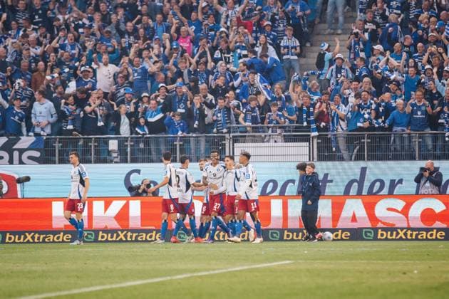 Fußball I Herren I Saison 2024-2025 I 2. Bundesliga I 33. Spieltag I Hamburger SV - SSV Ulm I 10.05.2025 Der Hamburger SV jubelt zum Tor. Hamburg Volksparkstadion Hamburg Deutschland