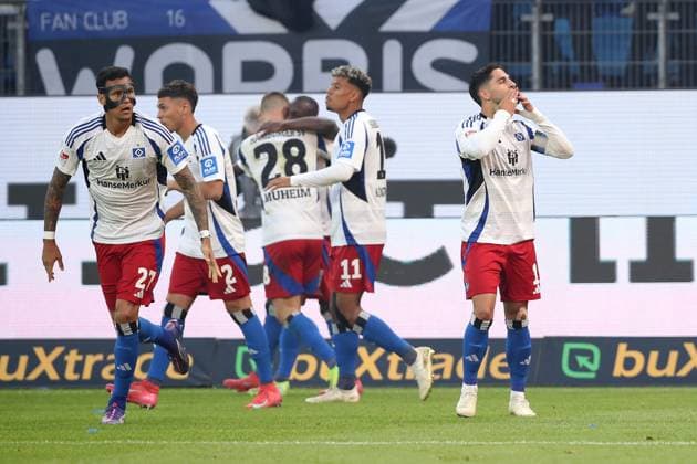 10.05.2025, xtgx, Fussball 2.Bundesliga, Hamburger SV - SSV Ulm 1846 Fußball v.l. Torjubel nach dem Tor zum celebrating the goal celebrate 1:1 durch Ludovit Reis (Hamburger SV) (DFL DFB REGULATIONS PROHIBIT ANY USE OF PHOTOGRAPHS as IMAGE SEQUENCES and or QUASI-VIDEO) Hamburg