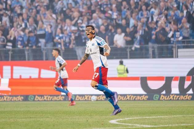 Fußball I Herren I Saison 2024-2025 I 2. Bundesliga I 33. Spieltag I Hamburger SV - SSV Ulm I 10.05.2025 Davie Selke (27, Hamburger SV) jubelt zum Tor. Hamburg Volksparkstadion Hamburg Deutschland