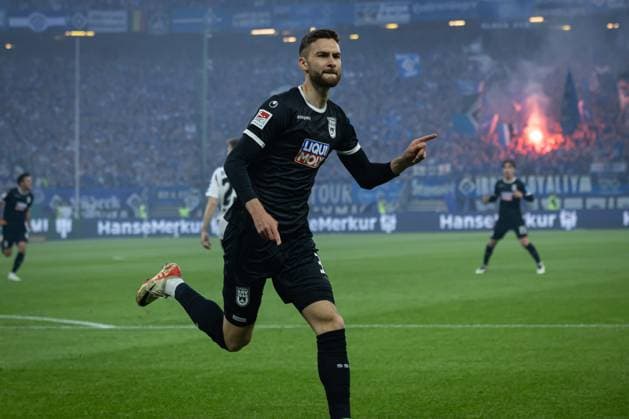 2. Fußball-Bundesliga: Hamburger SV vs. SSV Ulm 1846; 10.05.25 Jubel Torjubel bei Felix Higl (SSV Ulm 1846 SV, Nr. 33) 2. Fußball-Bundesliga: Hamburger SV vs. SSV Ulm 1846, Volksparkstadion am 10.05.25