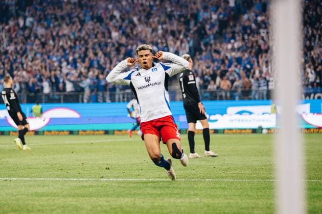 Fußball I Herren I Saison 2024-2025 I 2. Bundesliga I 33. Spieltag I Hamburger SV - SSV Ulm I 10.05.2025 Ransford-Yeboah Königsdörffer (11, Hamburger SV) jubelt zum Tor. Hamburg Volksparkstadion Hamburg Deutschland