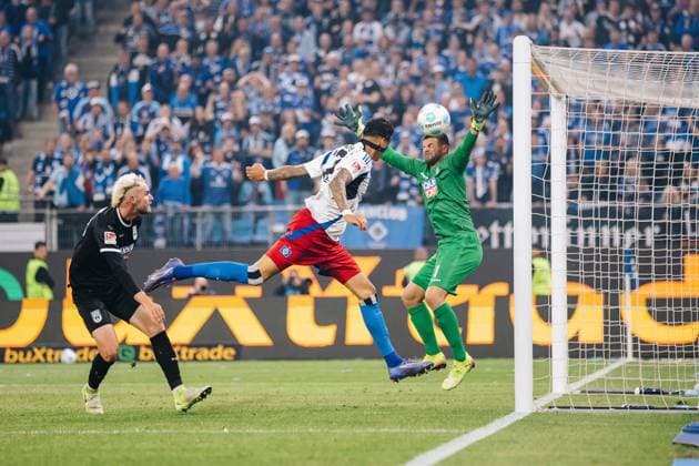 Fußball I Herren I Saison 2024-2025 I 2. Bundesliga I 33. Spieltag I Hamburger SV - SSV Ulm I 10.05.2025 Davie Selke (27, Hamburger SV) erzielt das Tor zum 3:1. Hamburg Volksparkstadion Hamburg Deutschland