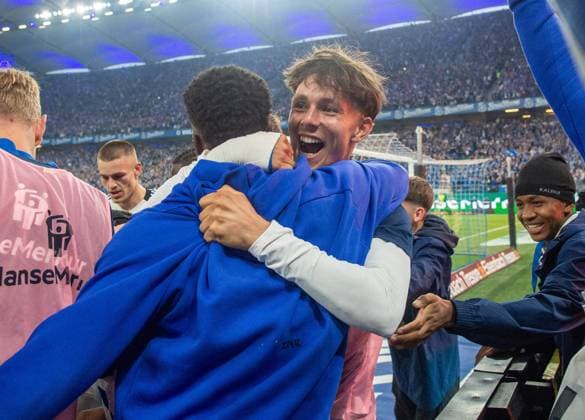 Fussball, Herren, Saison 2024 2025, 2. Bundesliga (33. Spieltag), Hamburger SV - SSV Ulm, Otto Stange (HSV), Jubel nach Tor zum 2:1, 10.05. 2025,