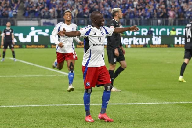 10.05.2025, xtgx, Fussball - 2.Bundesliga, Hamburger SV - SSV Ulm 1846 emspor, v.l. Jean-Luc Dompe (Hamburg, 7) Jubel, Torjubel, jubelt ueber das Tor, celebrate the goal, celebration (DFL DFB REGULATIONS PROHIBIT ANY USE OF PHOTOGRAPHS as IMAGE SEQUENCES and or QUASI-VIDEO) Hamburg