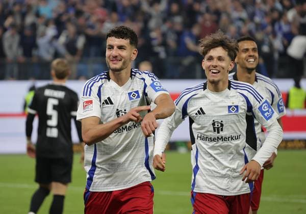 Torjubel 6-1 durch Daniel Elfadli (HSV) Fussball, Herren, Saison 2024 2025, 2.BL, Volksparkstadion, Hamburger SV, 33.Spieltag, HSV-SSV Ulm, 6-1 HSV Aufsteiger in die 1.Liga und Ulm Absteiger in die 3.Liga DFL REGULATIONS PROHIBIT ANY USE OF PHOTOGRAPHS AS IMAGE SEQUENCES AND OR QUASI-VIDEO.