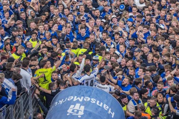 Hamburger SV vs SSV ULM 6:1 10.05.2025, Volksparkstadion, BundesLigaspiel, 2. Bundesliga, Hamburger SV vs SSV ULM 6:1 im Bild: Es ist geschachfft! HSV hat den Aufstieg geschafft! Freude über all! Â