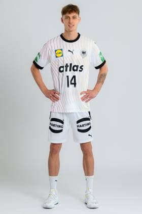 Handball: Deutschland, Fotoshooting Mathis Häseler Haeseler (Deutschland) Portrait Gesicht, Aktion . Einzelbild . Freisteller . Ludwigsburg Film- und Medienzentrum Deutschland *** Handball Germany, photo shoot Mathis Häseler Haeseler Germany portrait face, action single image cropping Ludwigsburg Film and Media Center Germany