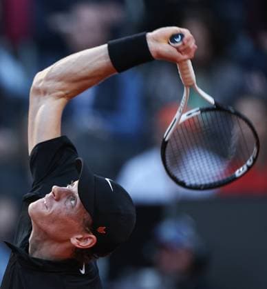 (250511) -- ROME, May 11, 2025 -- Jannik Sinner serves during the men s singles round of 64 match between Jannik Sinner of Italy and Mariano Navone of Argentina at the ATP, Tennis Herren Italian Open in Rome, Italy, May 10, 2025. ) (SP)ITALY-ROME-TENNIS-ATP-ITALIAN OPEN-MEN S SINGLES LixJing 