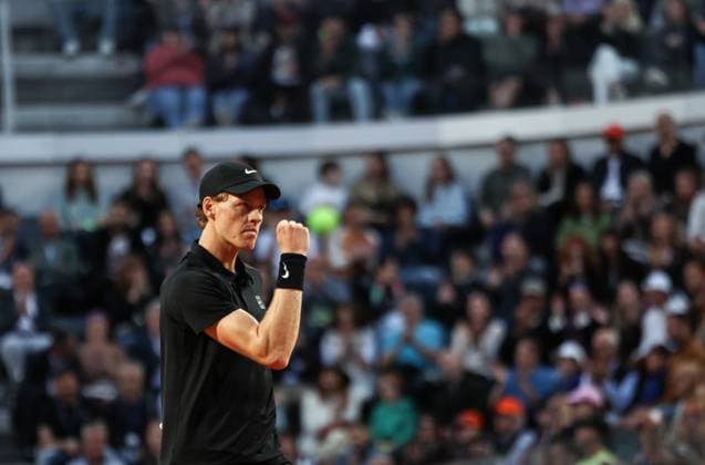 (250511) -- ROME, May 11, 2025 -- Jannik Sinner celebrates a point during the men s singles round of 64 match between Jannik Sinner of Italy and Mariano Navone of Argentina at the ATP, Tennis Herren Italian Open in Rome, Italy, May 10, 2025. ) (SP)ITALY-ROME-TENNIS-ATP-ITALIAN OPEN-MEN S SINGLES LixJing 
