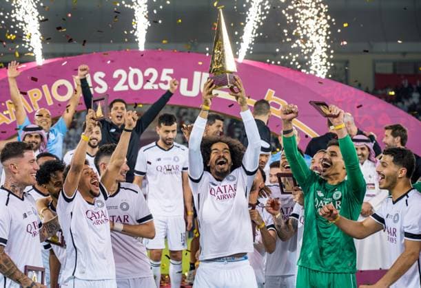 Sport Themen der Woche KW19 Sport Bilder des Tages Al-Sadd SC v Al-Duhail SC - Qatar Cup Final 2025 Players and coaches Al-Sadd SC are celebrating with the Qatar Cup trophy after winning the Qatar Cup Final 2025 match between Al-Sadd SC and Al-Duhail SC at Jassim Bin Hamad Stadium in Doha, Qatar, on May 10, 2025. DOHA Qatar Copyright: xNOUSHADx