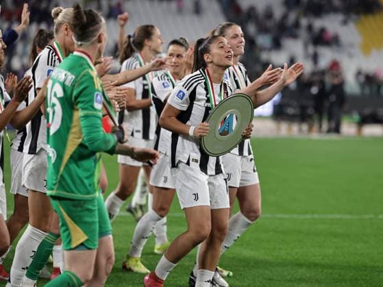 Fußball, Frauen, Juventus Turin - Inter Mailand Juventus v FC Internazionale - Women Serie A Play-off Group A Juventus Women s Team participates in the Serie A 2024-2025 match between Juventus Women and FC Internazionale Milano Femminile in Turin, Italy, on May 10, 2025 Turin ITA Italy  Copyright: xLorisxRosellix originalFilename:roselli-juventus250510_npPDx.jpg